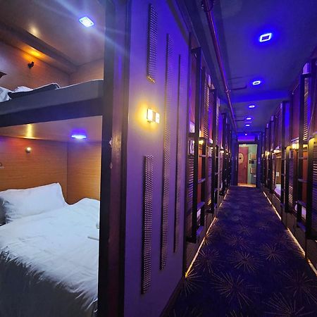 Attic Capsule Hotel Marigondon  Экстерьер фото