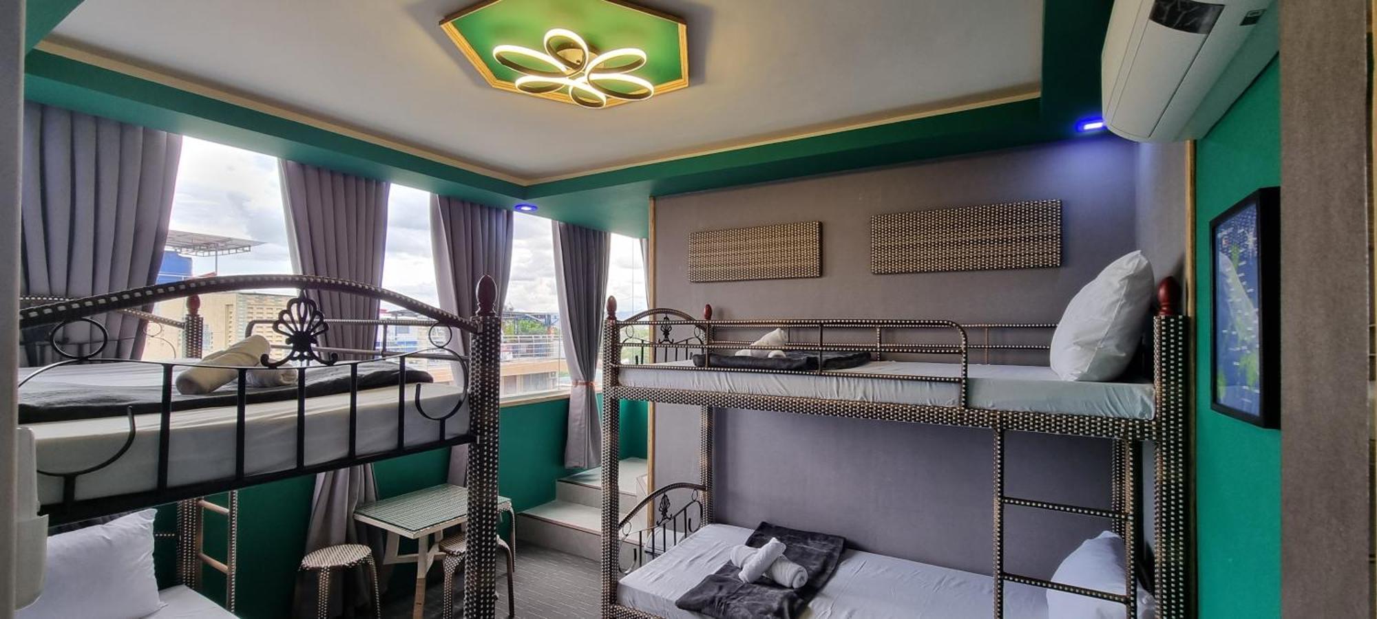Attic Capsule Hotel Marigondon  Экстерьер фото